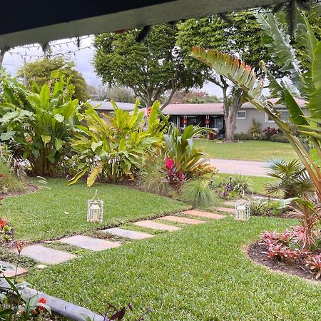 Paradise Gardens-Wilton Manors- Male Only Экстерьер фото